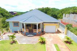 4 Bedrooms 3 Bathrooms, House for Sale in Hat Field