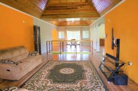 4 Bedrooms 3 Bathrooms, House for Sale in Hat Field