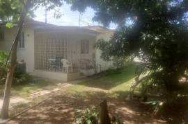 4 Bedrooms 3 Bathrooms, House for Sale in Kingston 10