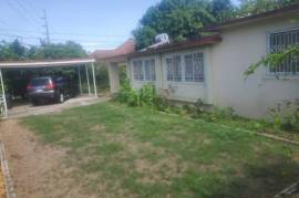 4 Bedrooms 3 Bathrooms, House for Sale in Kingston 10