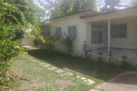 4 Bedrooms 3 Bathrooms, House for Sale in Kingston 10