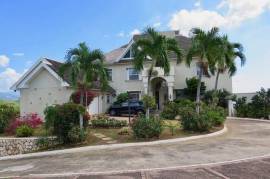 6 Bedrooms 6 Bathrooms, House for Sale in Spanish Town