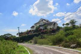 6 Bedrooms 6 Bathrooms, House for Sale in Spanish Town