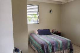 3 Bedrooms 2 Bathrooms, House for Sale in Kingston 8