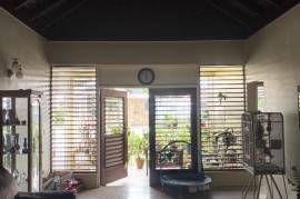 3 Bedrooms 2 Bathrooms, House for Sale in Kingston 8