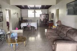 3 Bedrooms 2 Bathrooms, House for Sale in Kingston 8