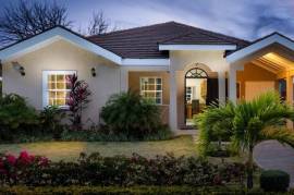 3 Bedrooms 2 Bathrooms, House for Sale in Boscobel