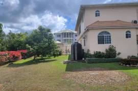 4 Bedrooms 4 Bathrooms, House for Sale in May Pen