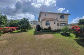 4 Bedrooms 4 Bathrooms, House for Sale in May Pen