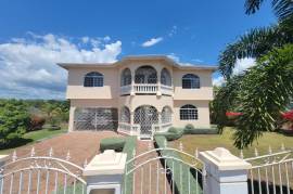 4 Bedrooms 4 Bathrooms, House for Sale in May Pen