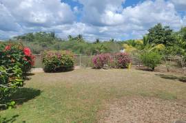 4 Bedrooms 4 Bathrooms, House for Sale in May Pen