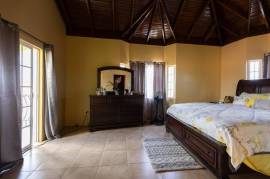 5 Bedrooms 3 Bathrooms, House for Sale in Greater Portmore