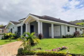 3 Bedrooms 2 Bathrooms, House for Sale in Oracabessa