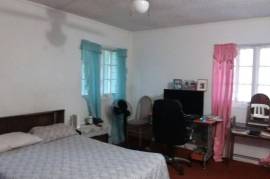 4 Bedrooms 3 Bathrooms, House for Sale in Kingston 6