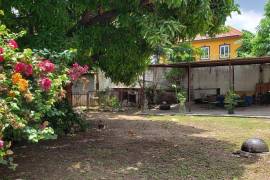 6 Bedrooms 4 Bathrooms, House for Sale in Kingston 19