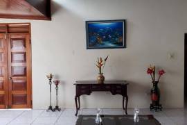 6 Bedrooms 4 Bathrooms, House for Sale in Kingston 19