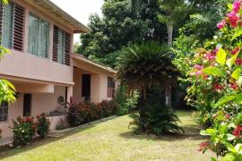 6 Bedrooms 4 Bathrooms, House for Sale in Kingston 19