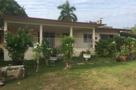 3 Bedrooms 2 Bathrooms, House for Sale in Tower Isle