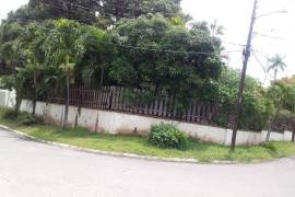 4 Bedrooms 3 Bathrooms, House for Sale in Kingston 6