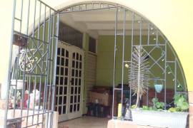 4 Bedrooms 3 Bathrooms, House for Sale in Kingston 6