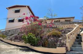 6 Bedrooms 5 Bathrooms, House for Sale in Spanish Town