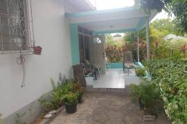 4 Bedrooms 2 Bathrooms, House for Sale in Kingston 8