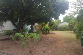 4 Bedrooms 2 Bathrooms, House for Sale in Kingston 8