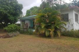 4 Bedrooms 2 Bathrooms, House for Sale in Kingston 8