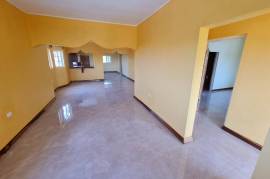 6 Bedrooms 4 Bathrooms, House for Sale in Runaway Bay