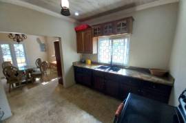 3 Bedrooms 2 Bathrooms, House for Sale in Tower Isle