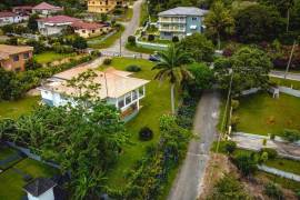 5 Bedrooms 4 Bathrooms, House for Sale in Mandeville