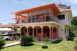 8 Bedrooms 6 Bathrooms, House for Sale in Saint Ann's Bay