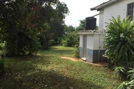 4 Bedrooms 3 Bathrooms, House for Sale in Munroe College