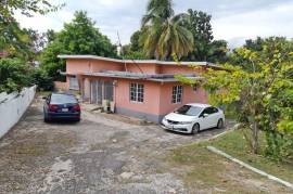 6 Bedrooms 3 Bathrooms, House for Sale in Kingston 8