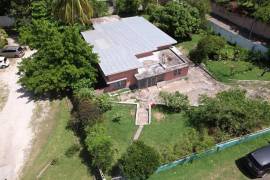 6 Bedrooms 3 Bathrooms, House for Sale in Kingston 8