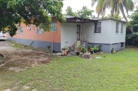 6 Bedrooms 3 Bathrooms, House for Sale in Kingston 8