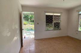 4 Bedrooms 3 Bathrooms, House for Sale in Kingston 9