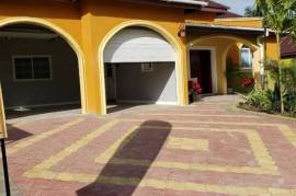 3 Bedrooms 4 Bathrooms, House for Sale in Linstead