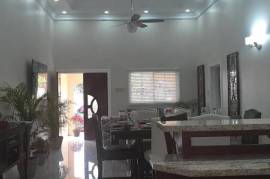 3 Bedrooms 4 Bathrooms, House for Sale in Linstead