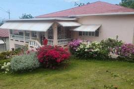 5 Bedrooms 4 Bathrooms, House for Sale in Tower Isle