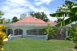 4 Bedrooms 3 Bathrooms, House for Sale in Little River