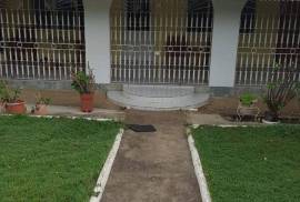 3 Bedrooms 2 Bathrooms, House for Sale in White House WD