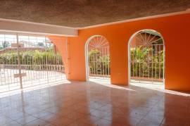 5 Bedrooms 4 Bathrooms, House for Sale in Mandeville