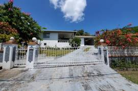 4 Bedrooms 3 Bathrooms, House for Sale in Tower Isle