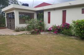 3 Bedrooms 2 Bathrooms, House for Sale in Red Hills