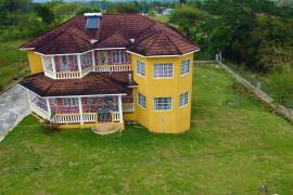 6 Bedrooms 5 Bathrooms, House for Sale in Santa Cruz