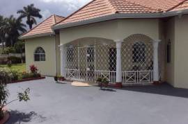 4 Bedrooms 4 Bathrooms, House for Sale in Mandeville