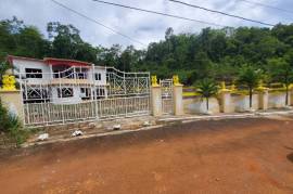 7 Bedrooms 6 Bathrooms, House for Sale in Moneague