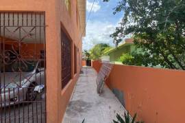 8 Bedrooms 5 Bathrooms, House for Sale in Spanish Town