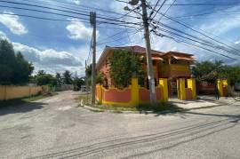 8 Bedrooms 5 Bathrooms, House for Sale in Spanish Town